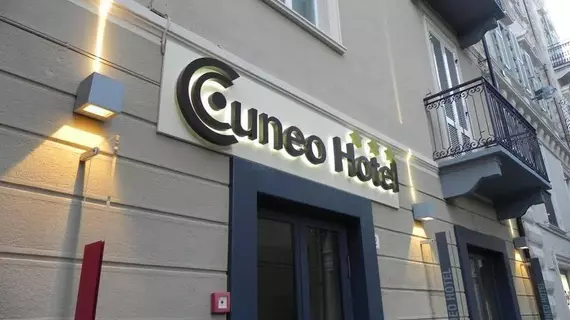 Cuneo Hotel | Piedmont - Cuneo (il) - Cuneo