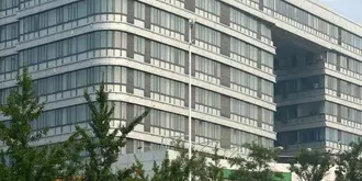 Tangshan Iris Orchard All Suites Hotel