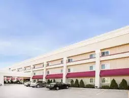 Baymont Inn and Suites Mt. Pleasant | Michigan - Mount Pleasant (ve civarı) - Mount Pleasant