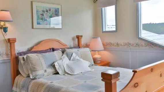 Beach House Salt Spring Bed and Breakfast | Britanya Kolombiyası - Salt Spring Island