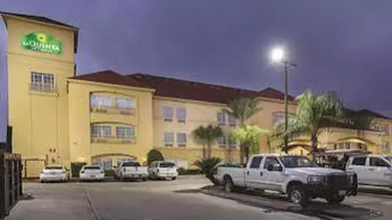 La Quinta Inn & Suites Houston East at Normandy | Teksas - Houston (ve civarı) - Houston - North Shore