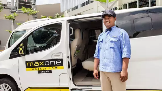 MaxOneHotels at Tidar Surabaya | Doğu Cava - Surabaya