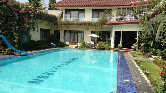 The Garden Family Guest House | West Java - Ciawi