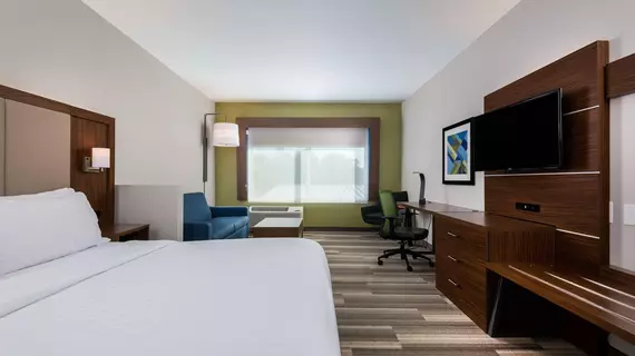 Holiday Inn Express and Suites Queensbury Lake George Area | New York - George Gölü (ve civarı) - Queensbury