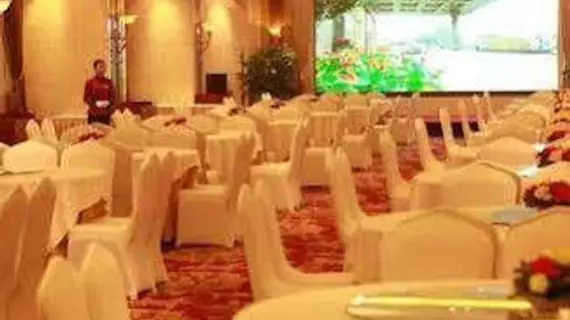 Railway Commercial Hotel | Sişuan - Chengdu - Jinniu