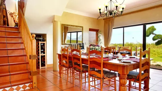 Casa Mia Guesthouse | Western Cape (il) - West Coast DC - Drakenstein - Cape Town (ve civarı) - Cape Town - Tableview