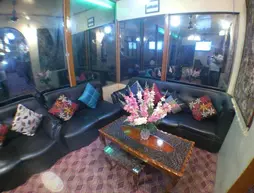 Dal View Resort | Cammu ve Keşmir - Srinagar (ve civarı) - Srinagar - Dal Gölü