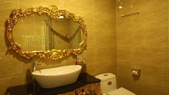 Phung Hoang Gold Palace Hotel | Binh Duong (vilayet) - Ho Şi Min Şehri (ve civarı) - Ho Chi Minh City - Quận 1 - Ho Chi Minh Şehri Merkezi