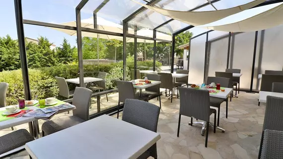 Hotel Le Coudon | Provence - Alpes - Cote d'Azur - Var - Toulon - Hyeres (ve civarı) - La Farlede