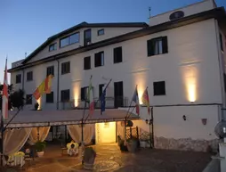 Hotel Nespolo D'Oro | Lazio - Roma (ve civarı) - Campagnano di Roma