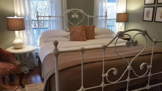 Barclay Cottage Bed and Breakfast | Virginia - Norfolk - Virginia Beach (ve civarı) - Virginia Beach