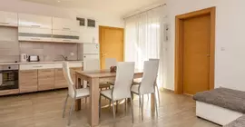 Apartments Mistral | Split-Dalmaçya - Bol