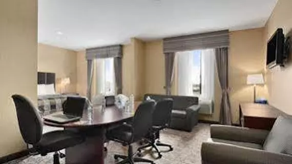 Days Inn Brampton | Ontario - Toronto (ve civarı) - Brampton