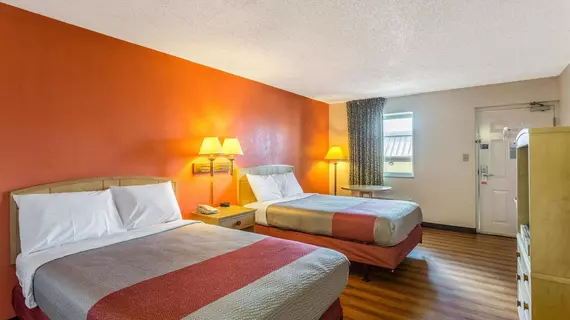 Motel 6 Nashville | Tennessee - Nashville-Davidson - Nashville (ve civarı) - Nashville