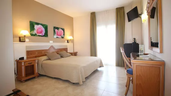 Hotel Puerta del Mar | Andalucia - Malaga İli - La Axarquía - Nerja - Nerja Kent Merkezi