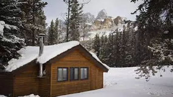 Castle Mountain Chalets | Alberta - Castle Junction