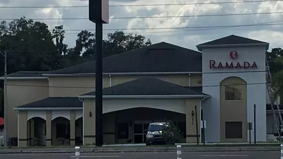 Ramada by Wyndham Zephyrhills | Florida - Tampa (ve civarı) - Zephyrhills