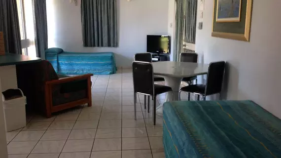 Palms Motel | Kuzey Bölgesi - Darwin (ve civarı) - Darwin - Warf Precinct - Darwin Şehir Merkezi