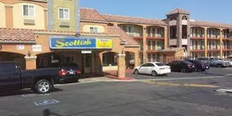 Scottish Inn and Suites Corona