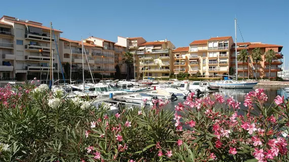 Hotel du Port | Occitanie - Pyrenees-Orientales (Doğu Pireneler) - Canet-en-Roussillon - Canet-Plage