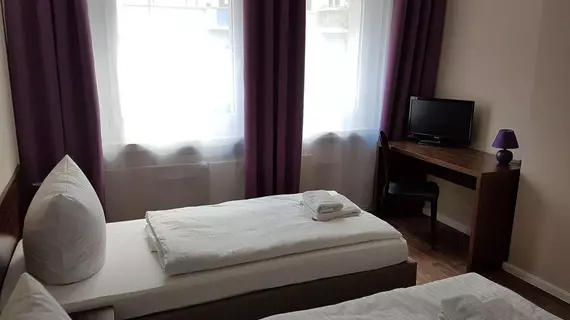 Hotel Pension Eberty | Berlin (ve civarı) - Friedrichshain-Kreuzberg - Friedrichshain