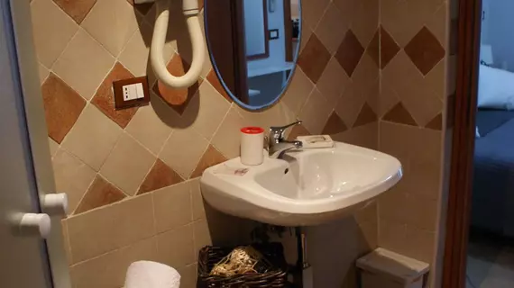 GuestHouse Montebello47 | Lazio - Roma (ve civarı) - Roma Kent Merkezi - Rione XVIII Castro Pretorio