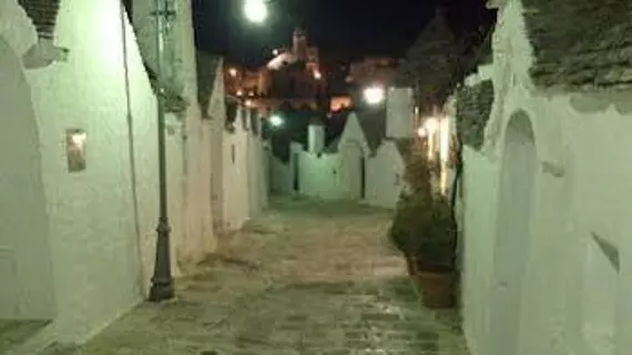 Trulli Resort Monte Pasubio | Puglia - Bari (il) - Alberobello - Alberobello’nun Trulli Evleri