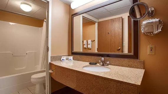 Best Western Arrowhead Lodge & Suites | Wisconsin - Black River Şelaleleri (ve civarı) - Black River Şelaleleri