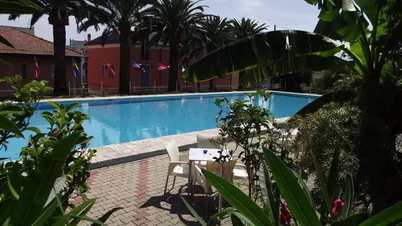 Riviera Suite Apartments | Liguria - Savona (il) - Pietra Ligure