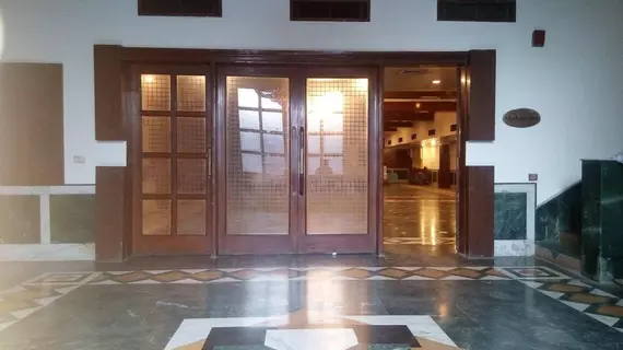 Hotel Chaupal | Haryana - Gurugram (ve civarı) - Gurugram - Sector 14