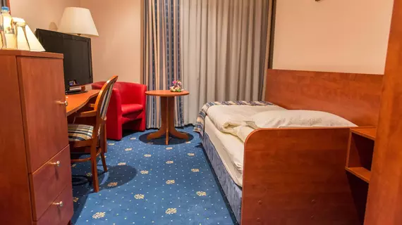 Hotel Gwarna | Aşağı Silezya Voyvodalığı - Legnica