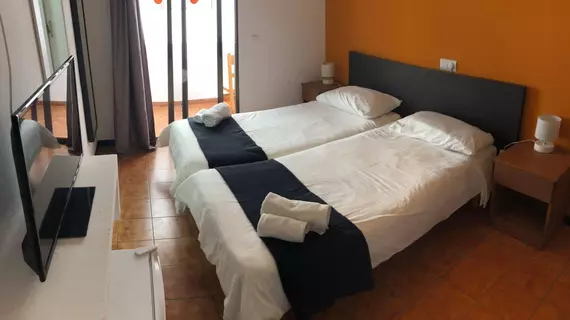 Hostal Baleàric | Balearic Adaları - İbiza Adası - Sant Antoni de Portmany