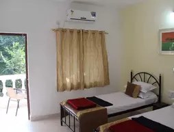 Flowers Guest House | Goa - Kuzey Goa - Calangute