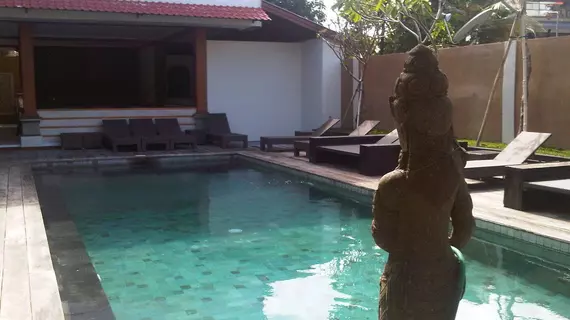 Mirah Hostel | Bali - Kuta - Legian Kent Merkezi