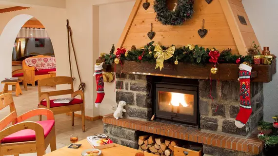 L'Hermine Blanche | Auvergne-Rhone-Alpes - Haute-Savoie (bölge) - Morzine