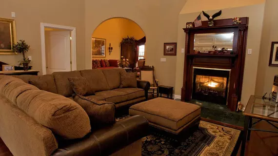 Southern Grace Bed & Breakfast | Kentucky - Louisville (ve civarı) - Brandenburg