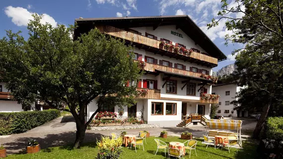 Hotel Bellaria | Veneto - Belluno (vilayet) - Cortina d'Ampezzo - Cortina d'Ampezzo Tarihi Merkezi