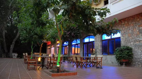 Idi Hotel | Girit Adası - Kandiye (bölge) - Faistos - Zaros