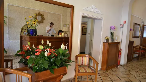 Hotel Minerva | Toskana - Pisa (vilayet) - Pisa - Sant'Antonio - Pisa Kent Merkezi