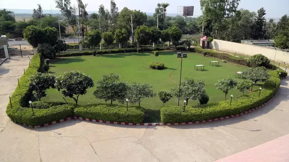 Pacific Inn Suryansh Hotel | Haryana - Gurugram (ve civarı) - Gurugram