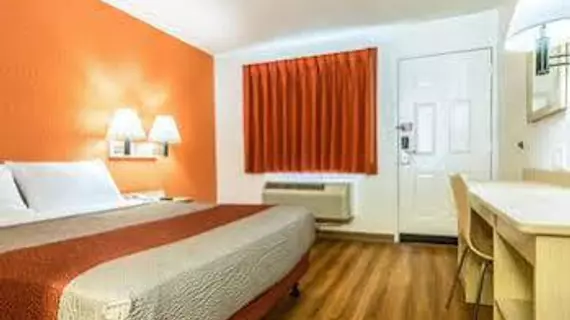 Motel 6 Anaheim - Fullerton East | Kaliforniya - Orange County - Anaheim