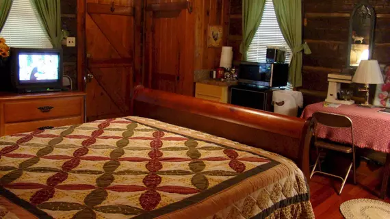 Brevard Inn and Cabins | Tennessee - Gatlinburg - Pigeon Forge (ve civarı) - Gatlinburg