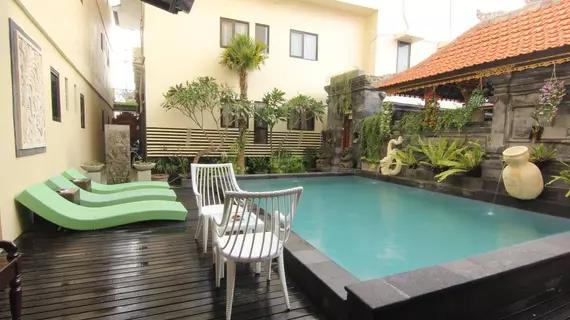 Hotel S8 | Bali - Kuta