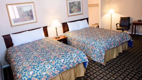 Grand View Plaza Inn & Suites | Kansas - Grandview Plaza