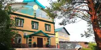 Green Roof Hotel