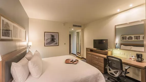 Hampton Inn and Suites by Hilton Salamanca | Guanajuato - Salamanca