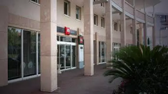 ibis Martigues Centre | Provence - Alpes - Cote d'Azur - Bouches-du-Rhone (bölge) - Marseille (ve civarı) - Martigues