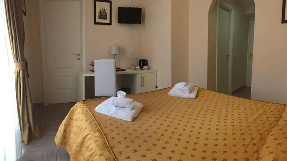 Four Rivers Suites | Lazio - Roma (ve civarı) - Roma Kent Merkezi - Navona