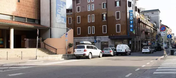 Piccolo Hotel | Lombardy - Milano (ve civarı) - Milano