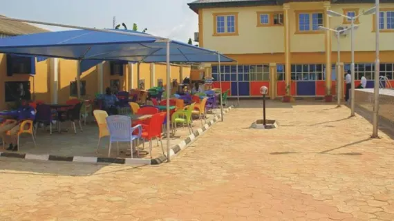 Brilliant and Suites | Lagos (ve civarı) - Ikorodu